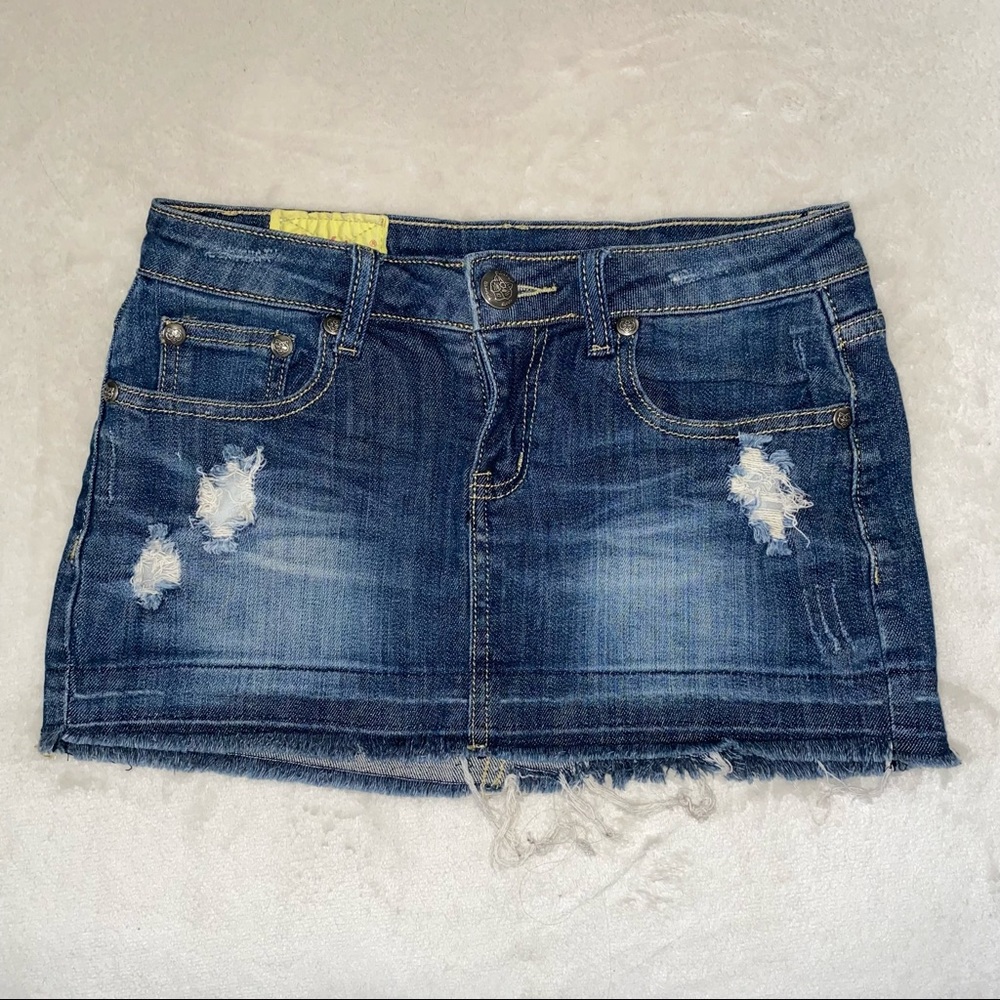 💙 Dark Wash Distressed Denim Mini Skirt 💙
